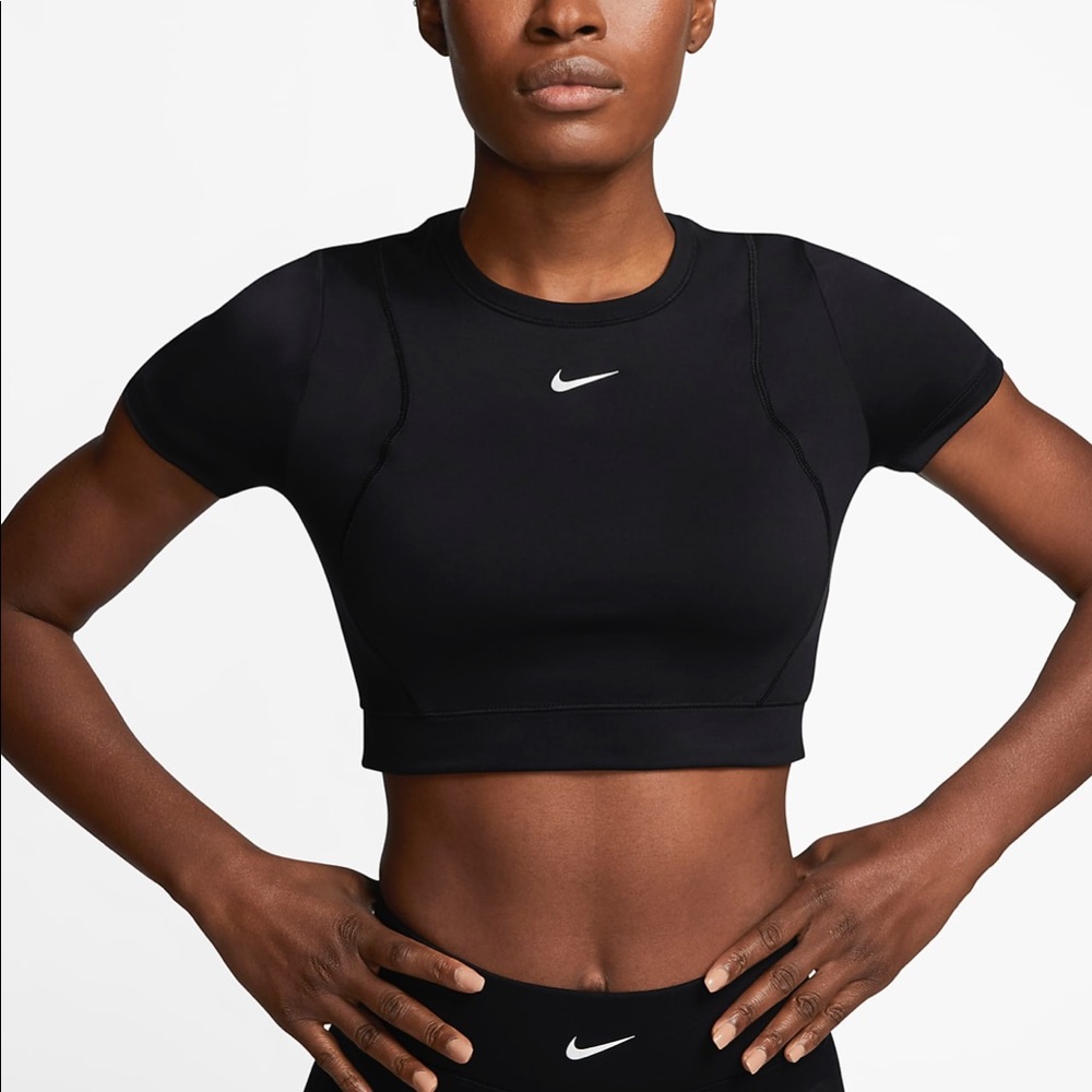 Nike pro aeroadapt crop top size small NWOT